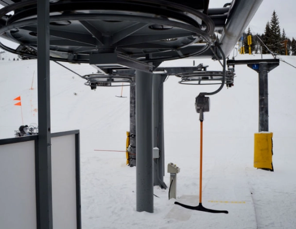 how to use a ski lift