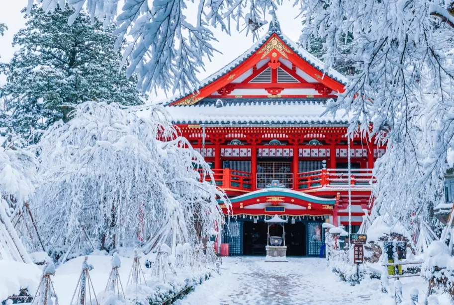Where is the best place to see snow in Asia?