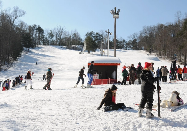 family skiing Cloudmont