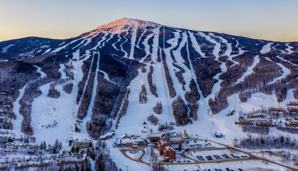 Does Maine have ski resorts?