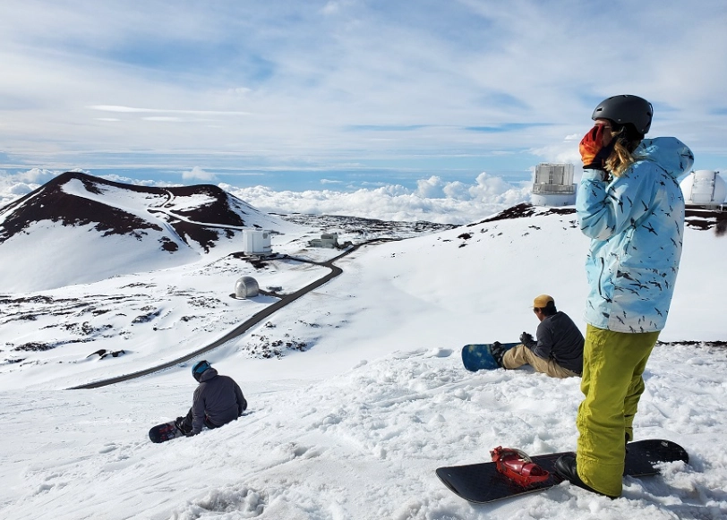 Bikini snowboarding