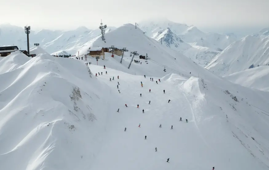 Top 5 biggest ski resorts in the world