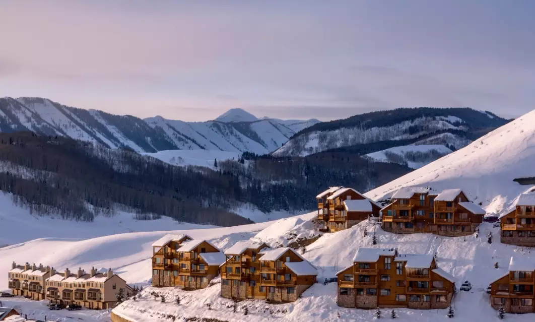 colorado ski towns