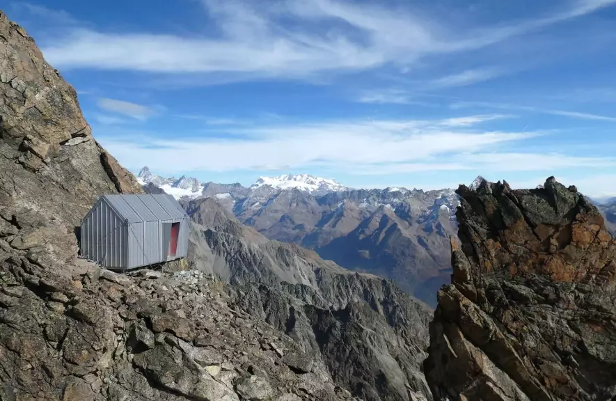 mountain hut booking