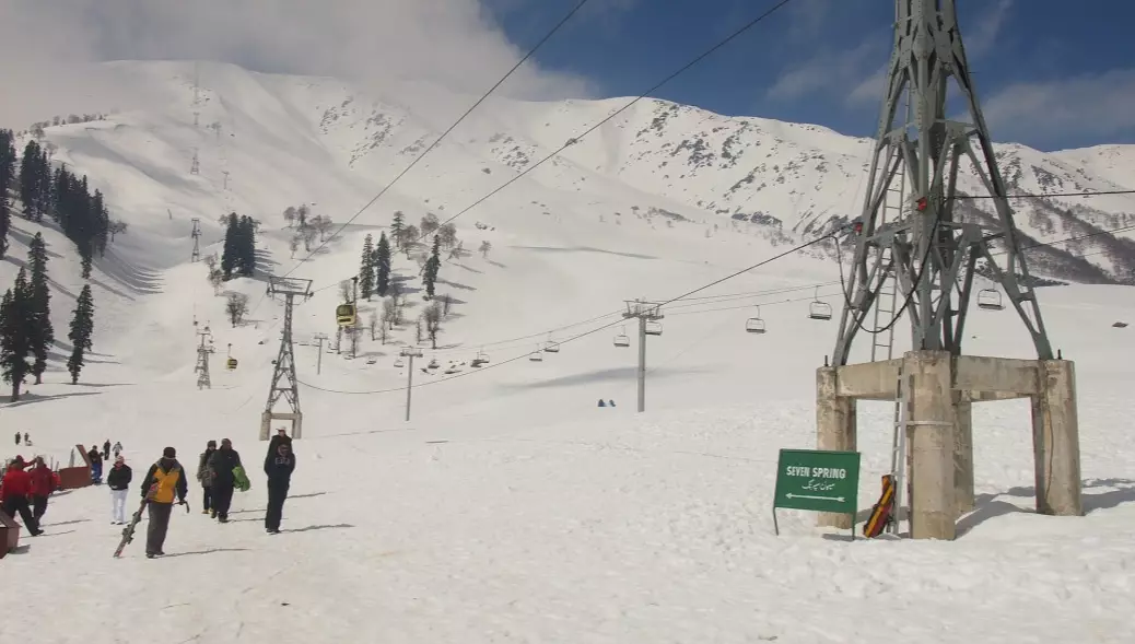 Gulmarg skiing