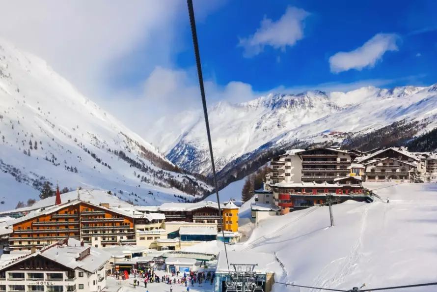 ski resorts with longest season