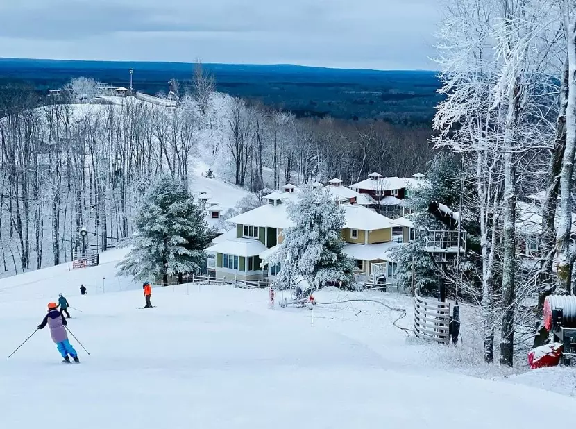 UP skiing UP skiing